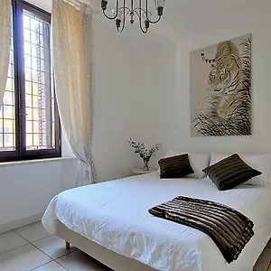 Pearl Apartment